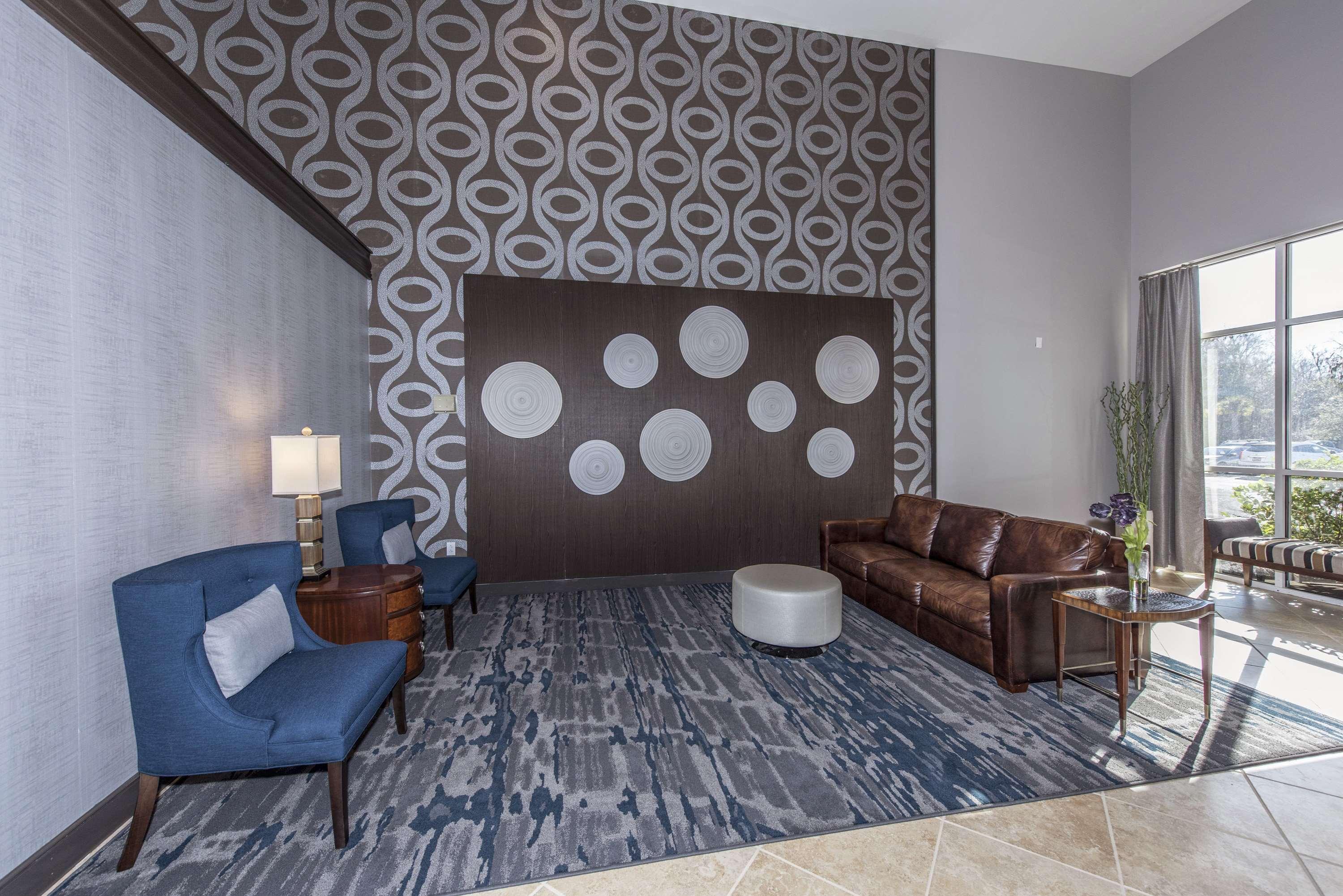 Doubletree By Hilton - Convention Center Hotel