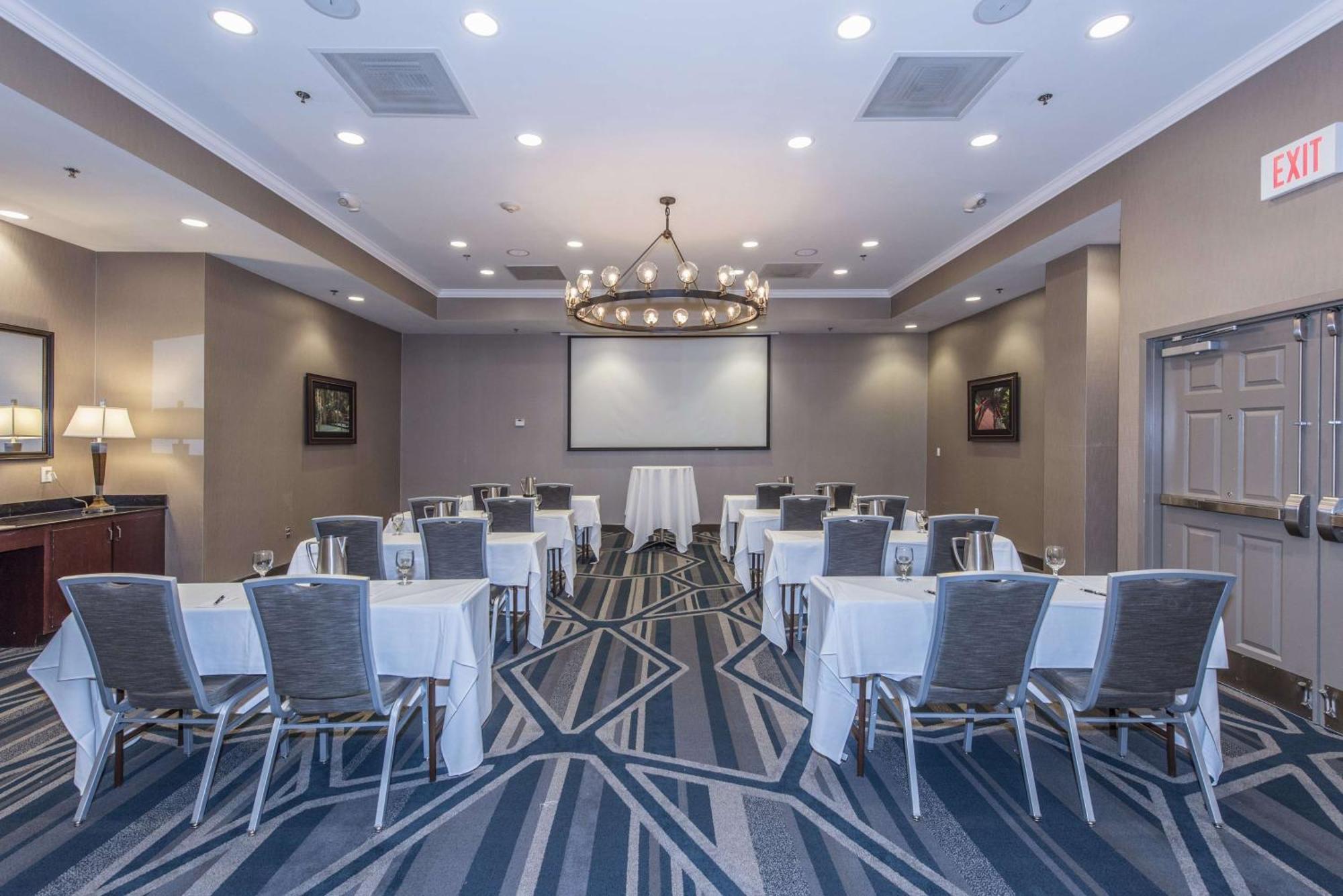Hotel Doubletree By Hilton - Convention Center North Charleston